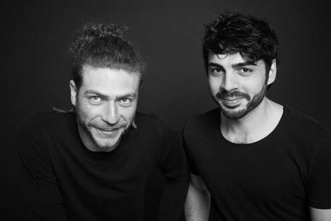 Crossing Avenue (live)